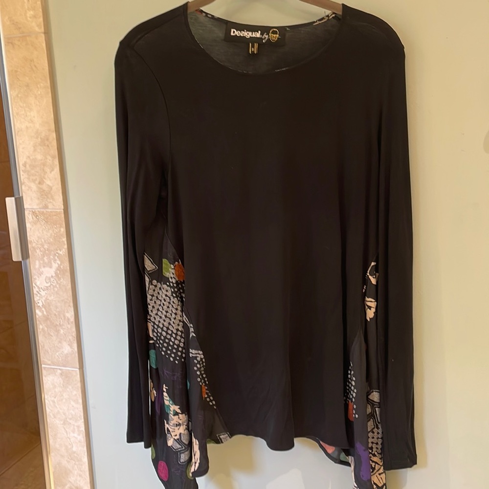 Desigual black patterned tunic top EUC